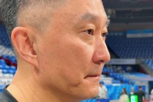 杜锋：赵睿是我一手带大的 北京阵容多个位置优于我们 全力去拼吧